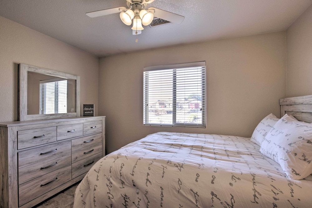 3 Mi to Beach & Boat Launch: Lake Havasu Home!