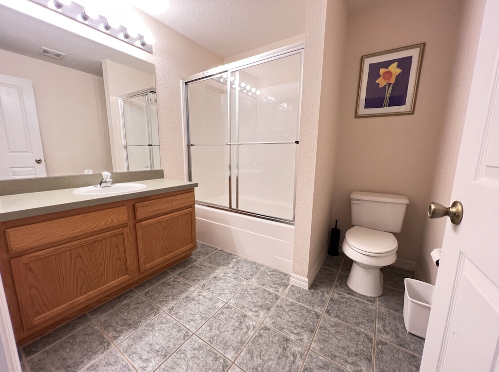 Cozy Davenport Rooms Near Posner Park Shopping & Dining