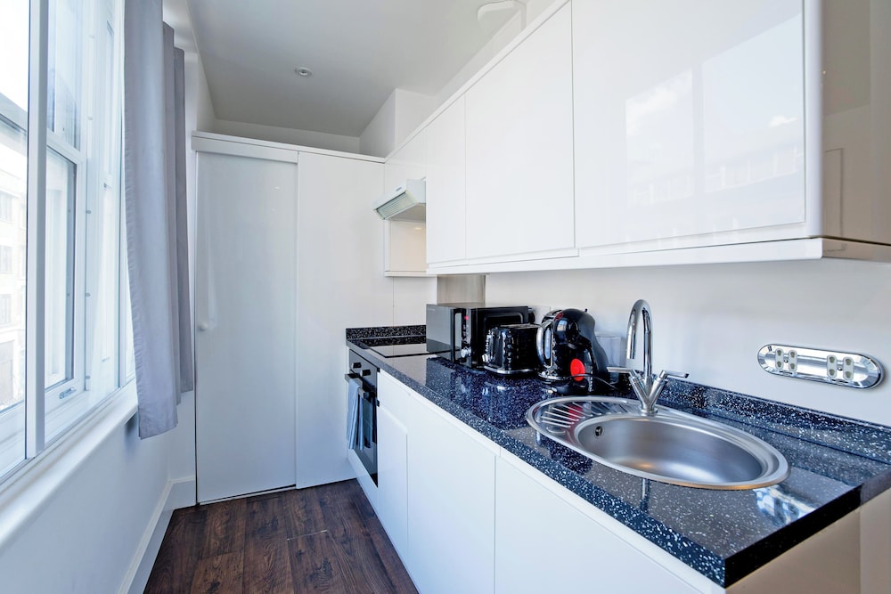 Imperial Middlesex Street Apartments