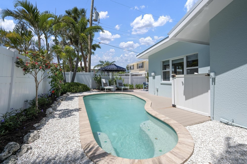 Latitude Adjustment Ami 3 Bedroom Home