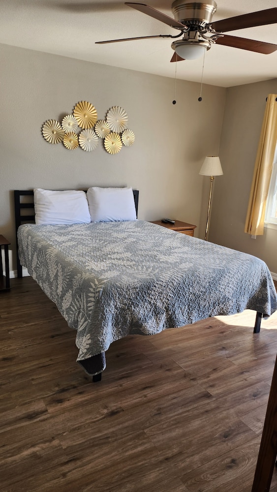 Golden Arrow Motel