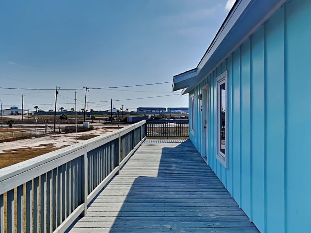 Aransas Bay Getaway by Miss Kitty’s