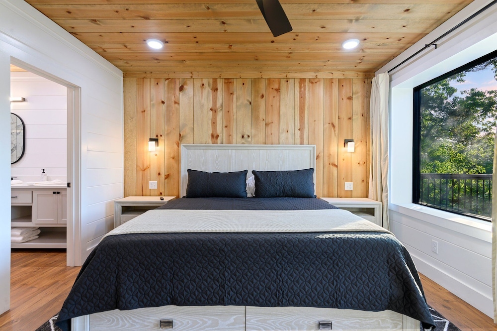 Luxury Retreat in Broken Bow