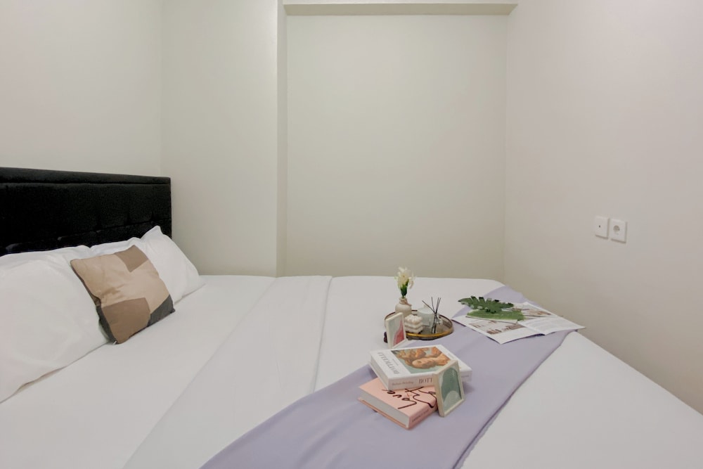 Well Designed 2Br At Nifarro Park Apartment