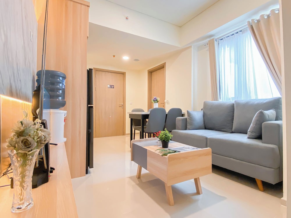 Warm 2Br Apartment At Meikarta