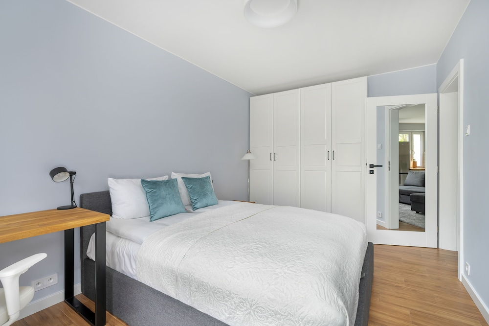 Poznan Rataje Apartment by Renters view 2