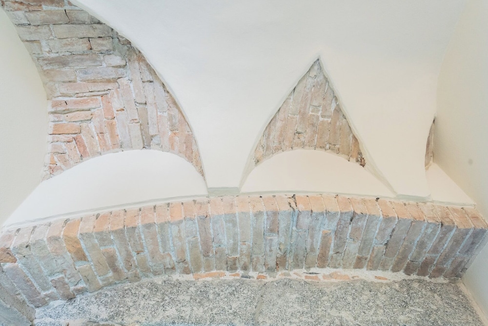 Romantic Escape City Centre With Jacuzzi & Parking by Rent all Como