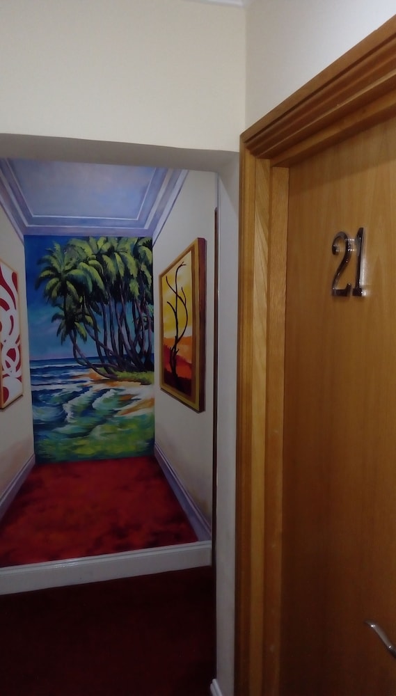 Harrow Vacations - The Brent Hotel - Property Image 9