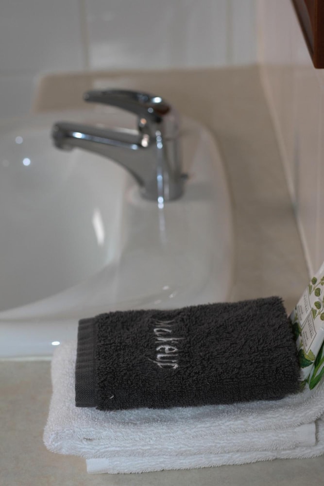 Heritage Court Motel