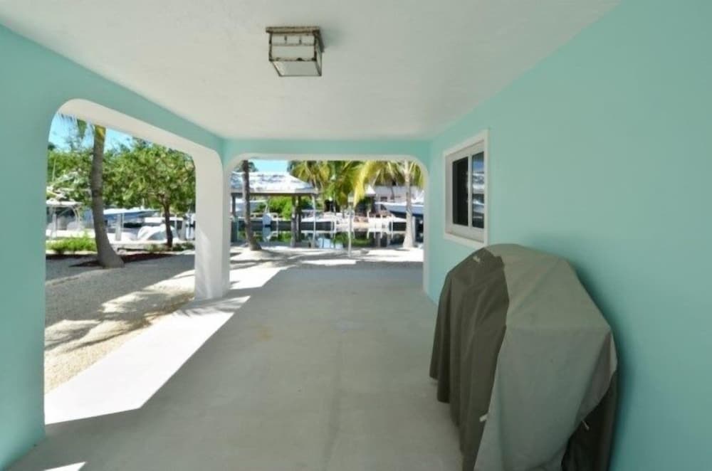 Beautifully Remodeled Roomy Single Family Stilt Home, 2 Bedroom Home view 2