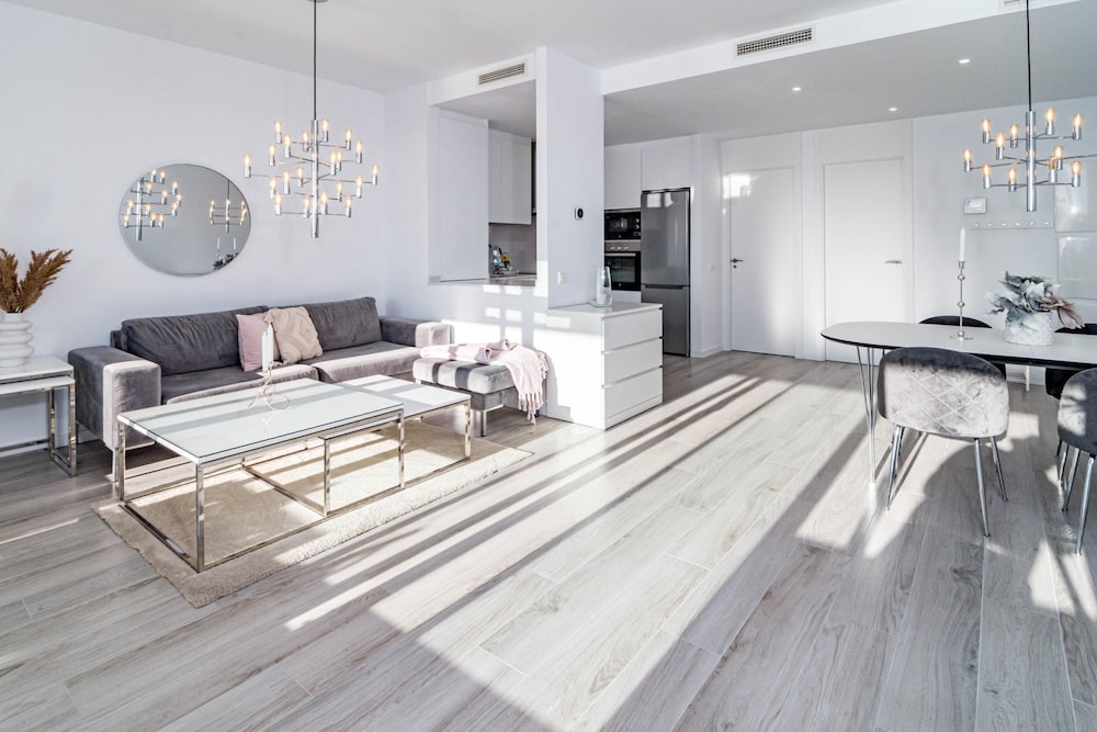OV5 BB- Modern Family Flat Lovely Views