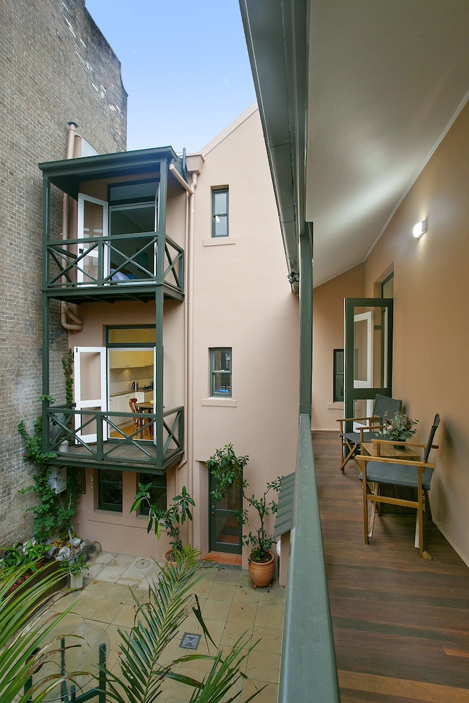 Family Terrace Home Close to Oxford Street
