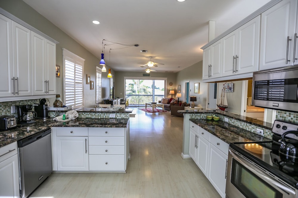26653 Hickory Blvd view 4