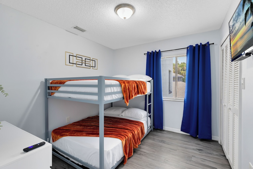 Oasis Apartment Homes