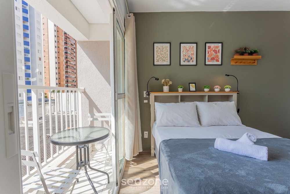 Studio w/ Pool Near Morumbi Shopping Mall Jbn0043