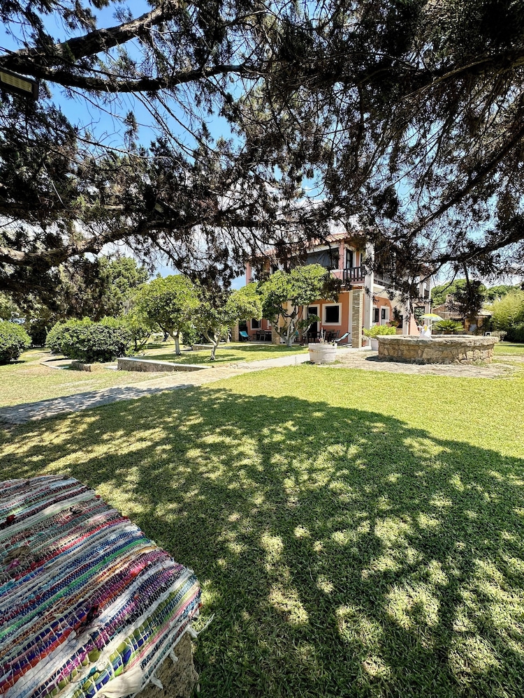 Genari Beach Apartments Garden View Retreat