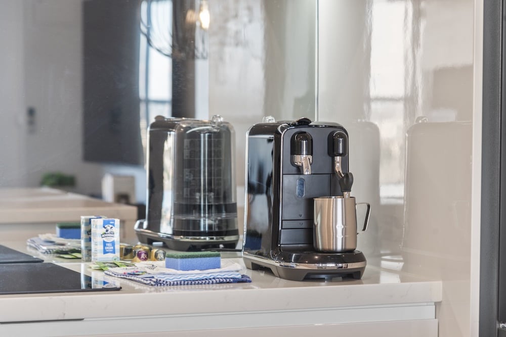 Stylish Brisbane City Stay With Bbq, Pool & Gym