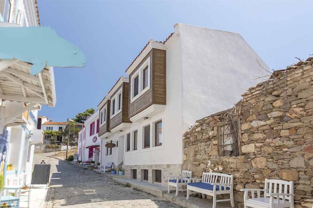 Troas Ada Hotel - Image 17