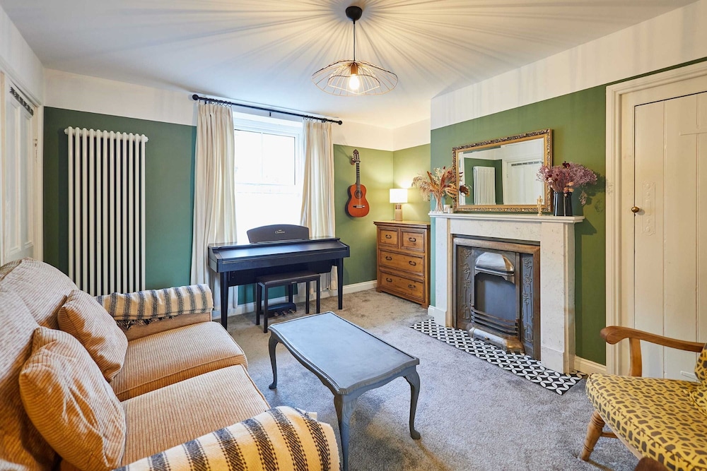 Host Stay Cheviot Street