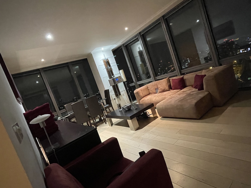 Stunning View 2 Bed Apartment - Canary Wharf City