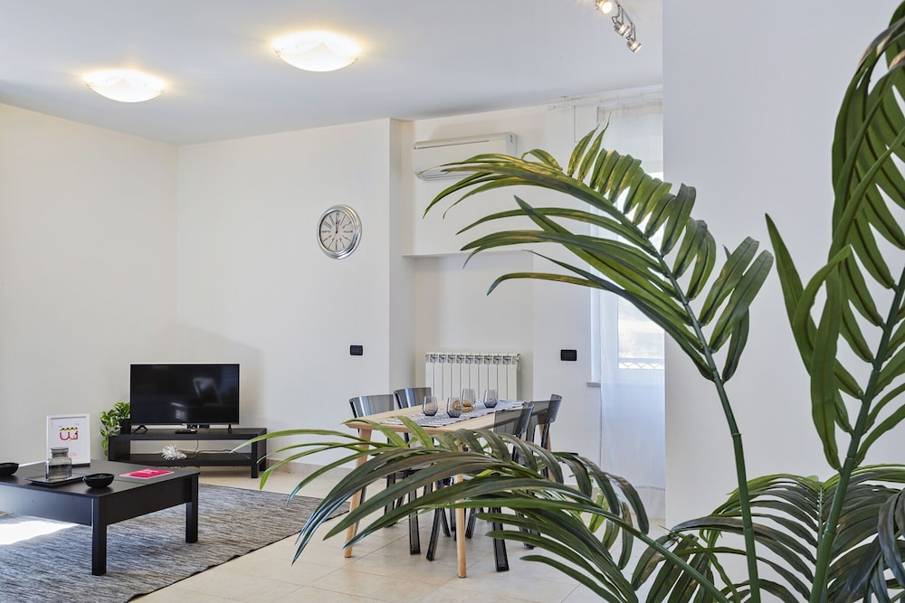 Genoa Vacations - Shelley Apartments By Wonderful Italy - Property Image 33