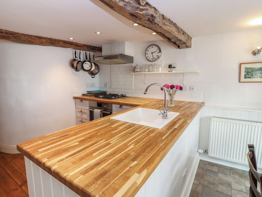 Cross View Cottage