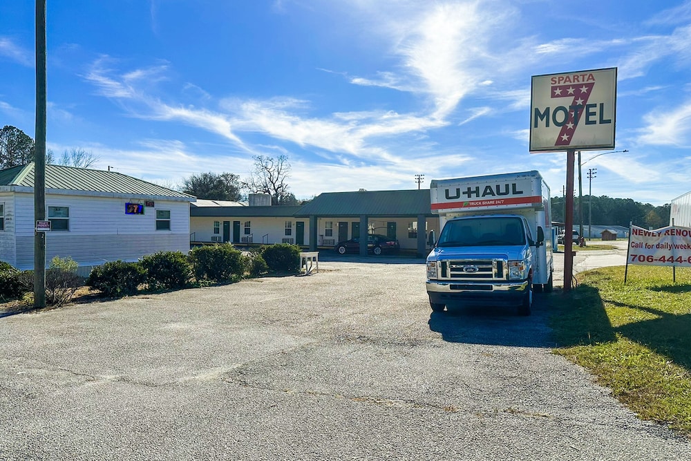 Sparta Seven Motel By OYO near Milledgeville - Property Image 17