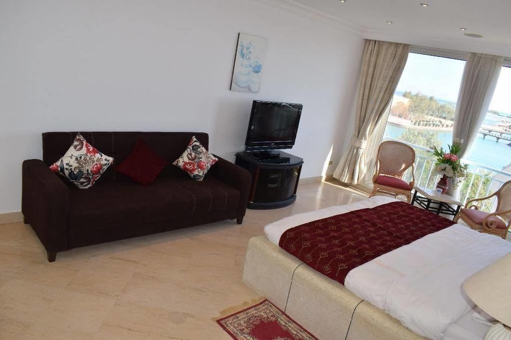 Amazing Penthouse with Sea and Roof Pool view 4