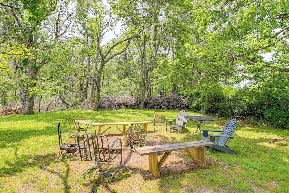 Near Blue Ridge Parkway: Galax Home w/ Mtn Views!