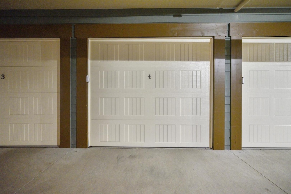 S Off Main #4 2 Bedroom Condo by RedAwning