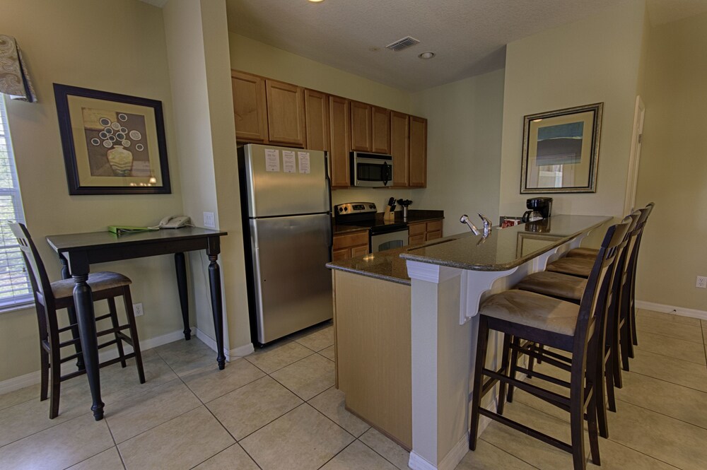 7BR Pool Home Emerald Island by SHV-8409