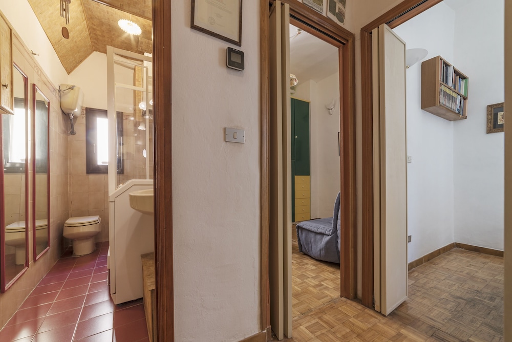 San Lorenzo Wooden Flat