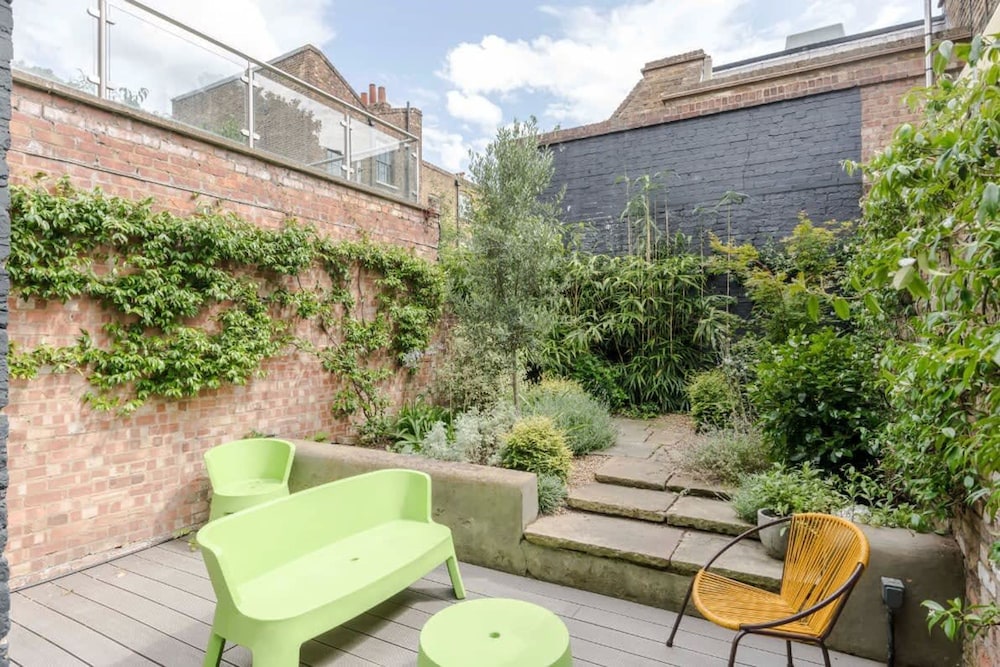 Stylish Georgian Townhouse w Sun Terrace Garden