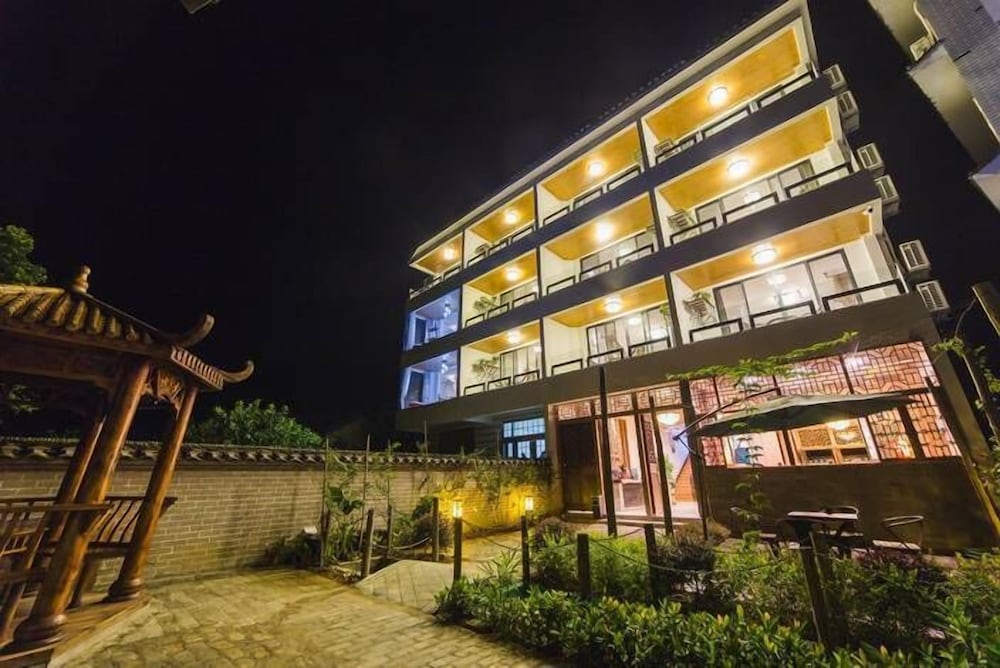 QuietYard YangshuoRiverside HolidayHotel