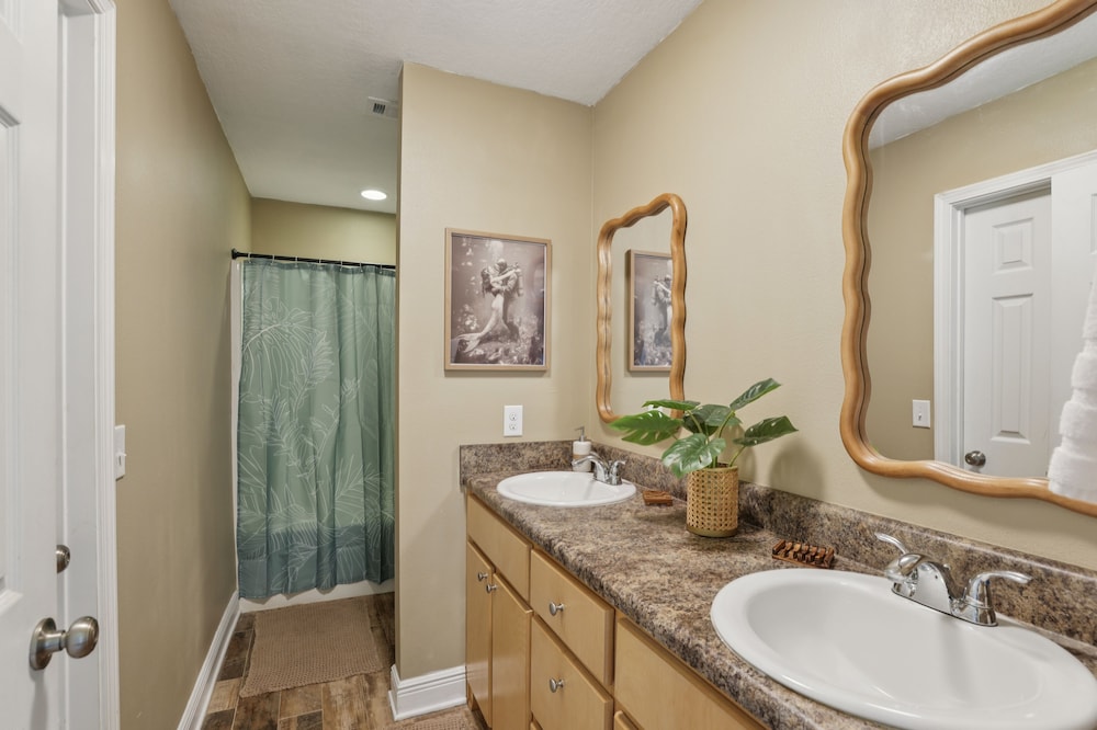 Relaxing Pace Bay House 3 Bedroom Home