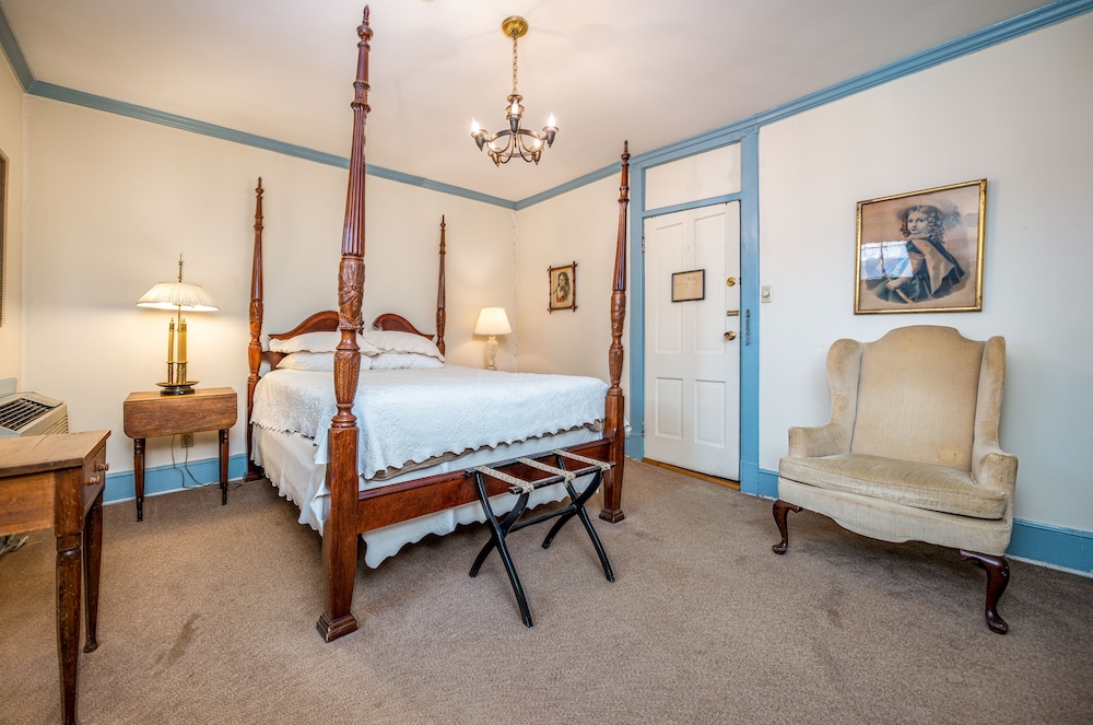Wayside Inn