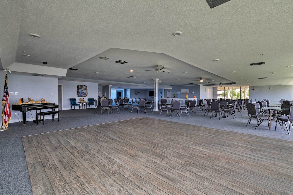 Gulf-view Condo w/ Beach Access in Hudson