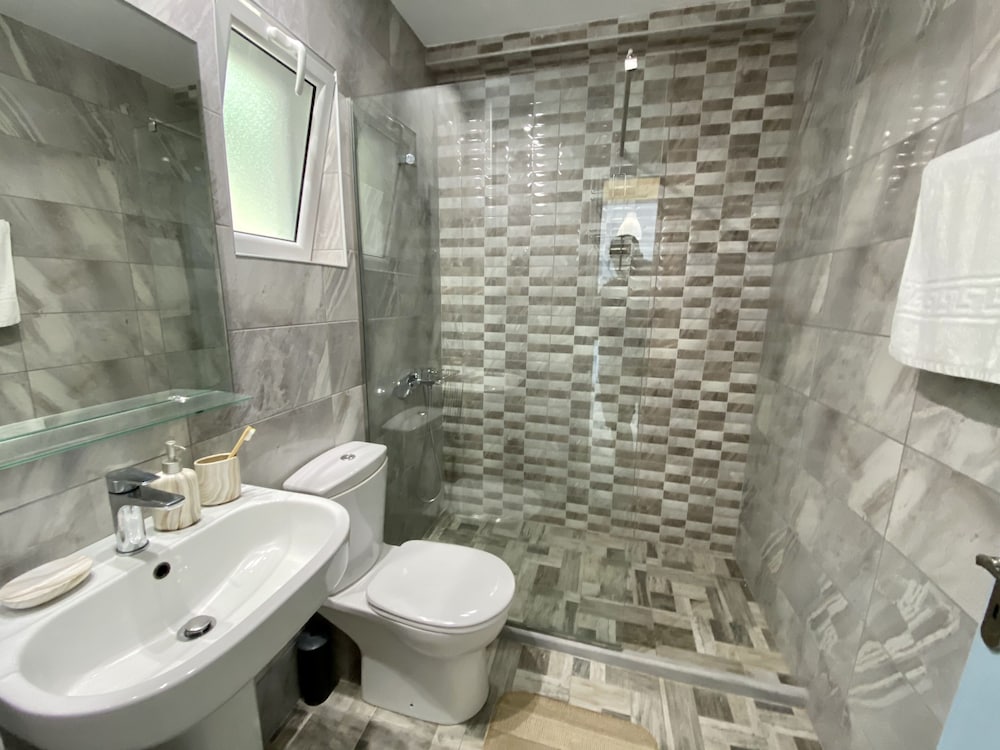 Xenios Avlais Apartments view 4