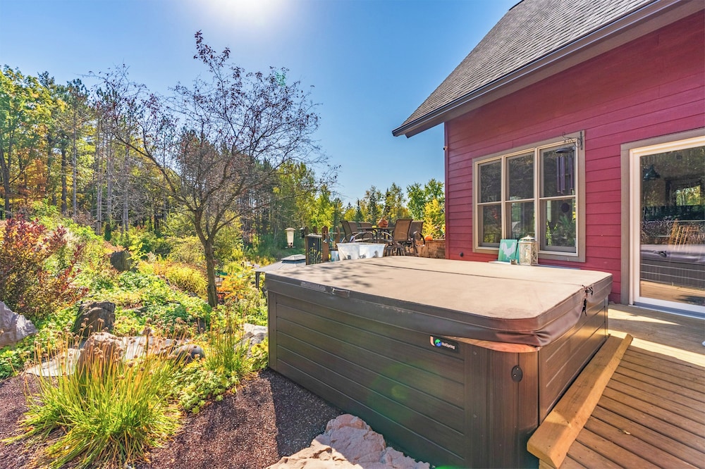 Hot Tub & Private Sauna: Wausau Family Home