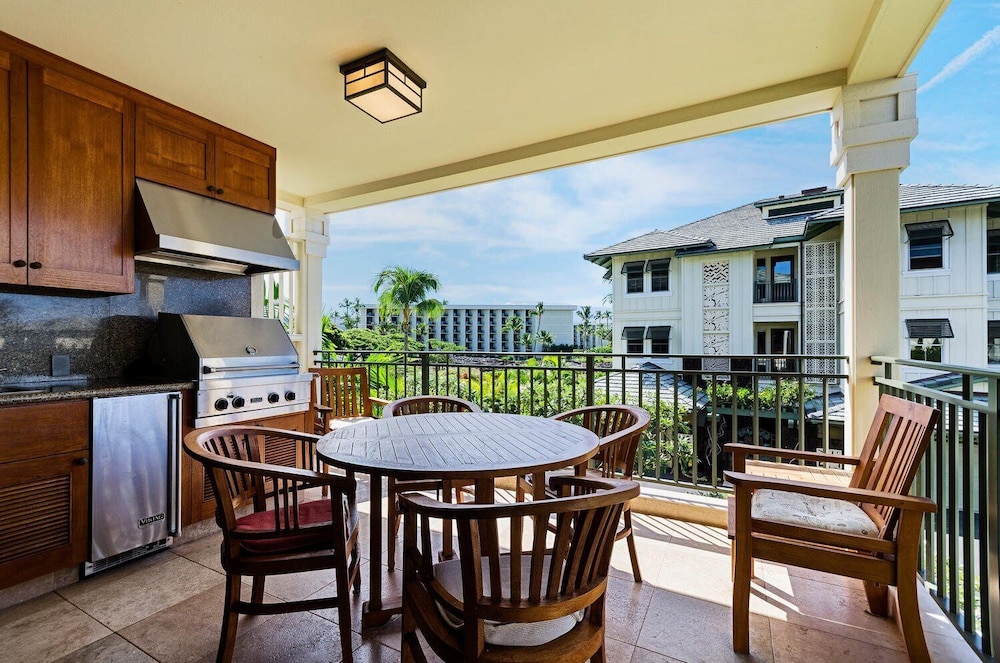 Hawaiian Unit Nearby Beaches, Restaurants, & Shopping - Vrkcv