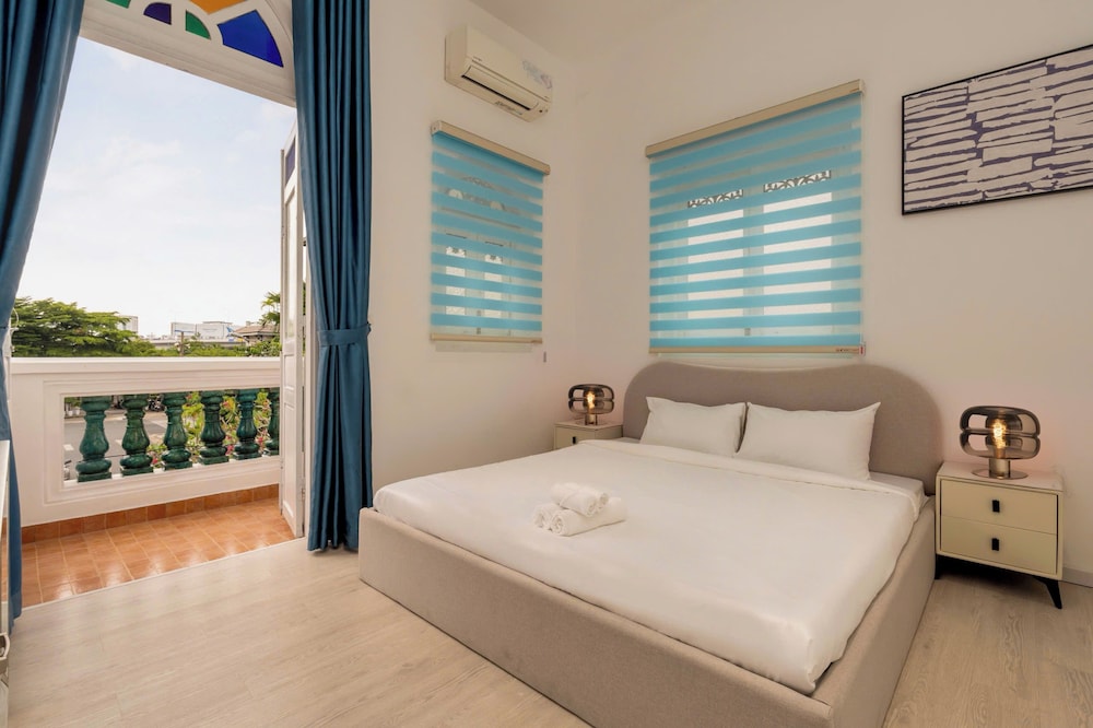 Lux white villa 9 Bedrooms