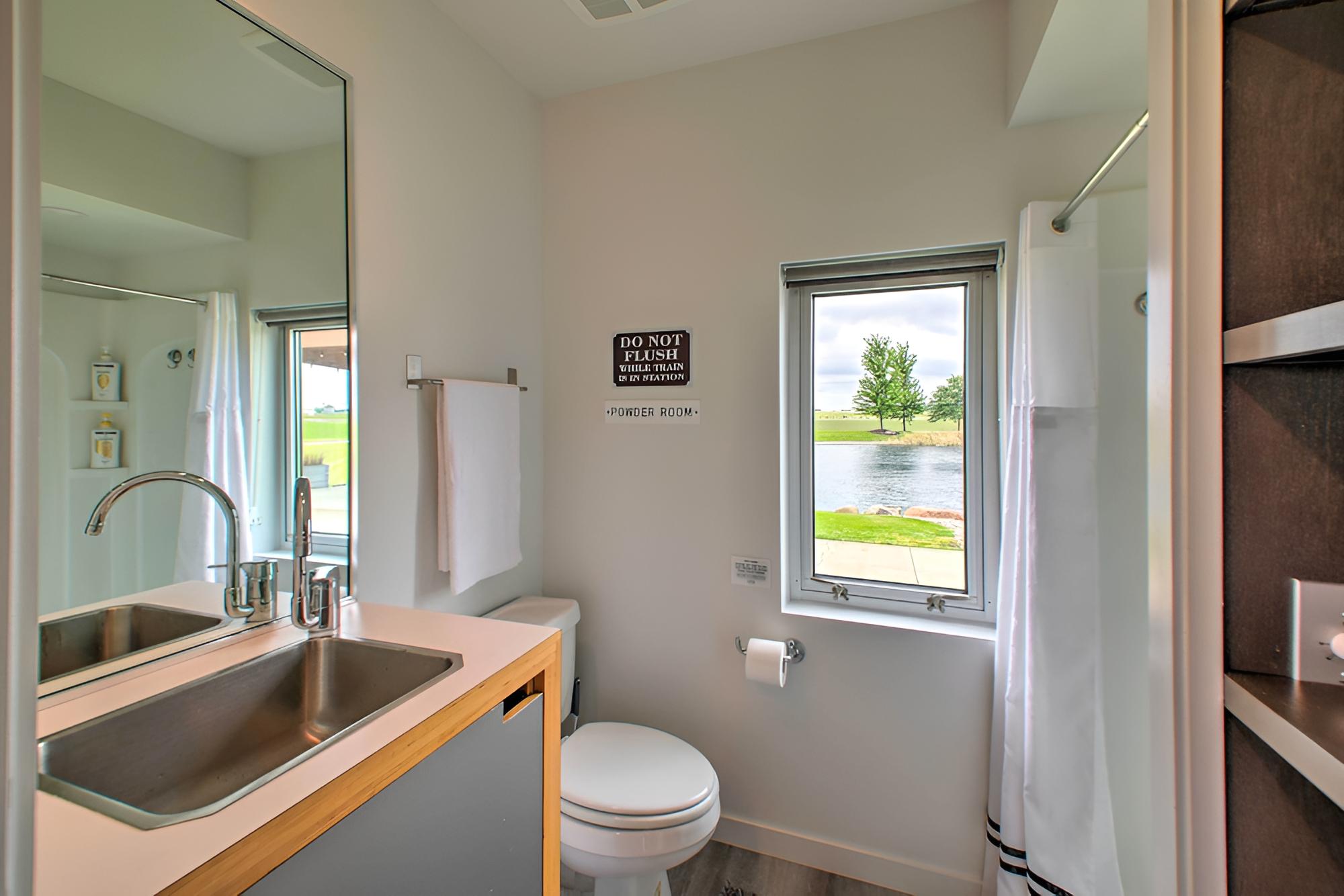 Trendy New Haven Studio: 10 Mi to Fort Wayne! view 2