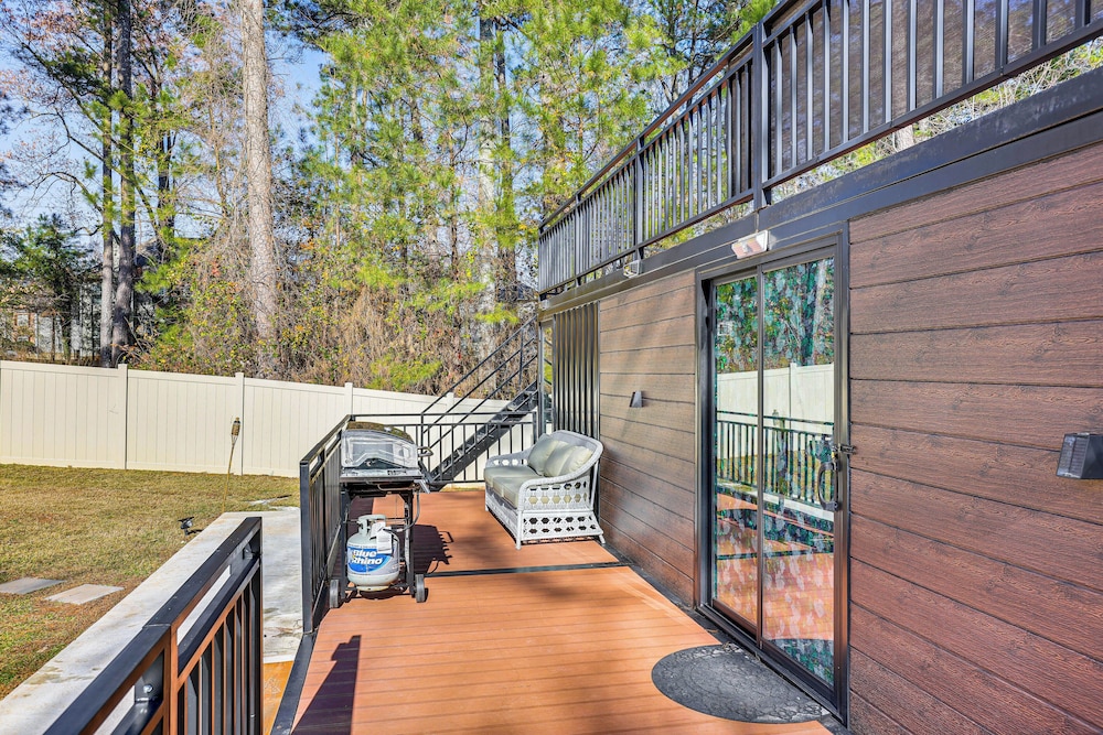 5 Mi to Stone Mountain: Lithonia Getaway