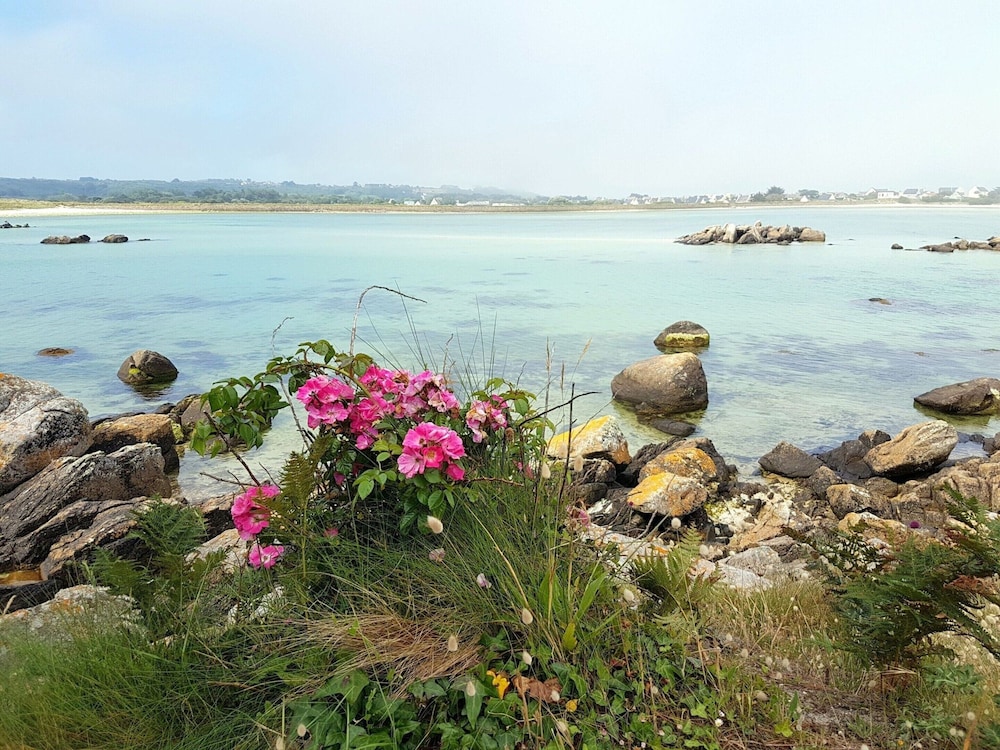 Beachfront Holiday Home in Guisseny