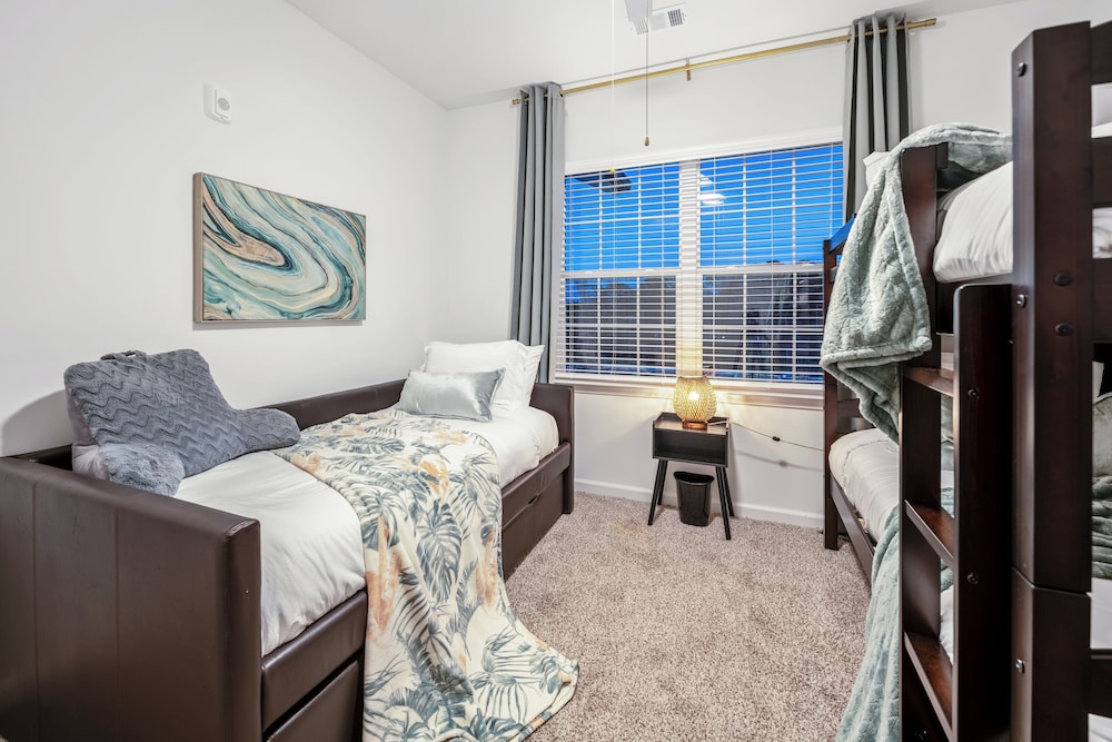 Luxurious Apartments - Pool Gym Bikes