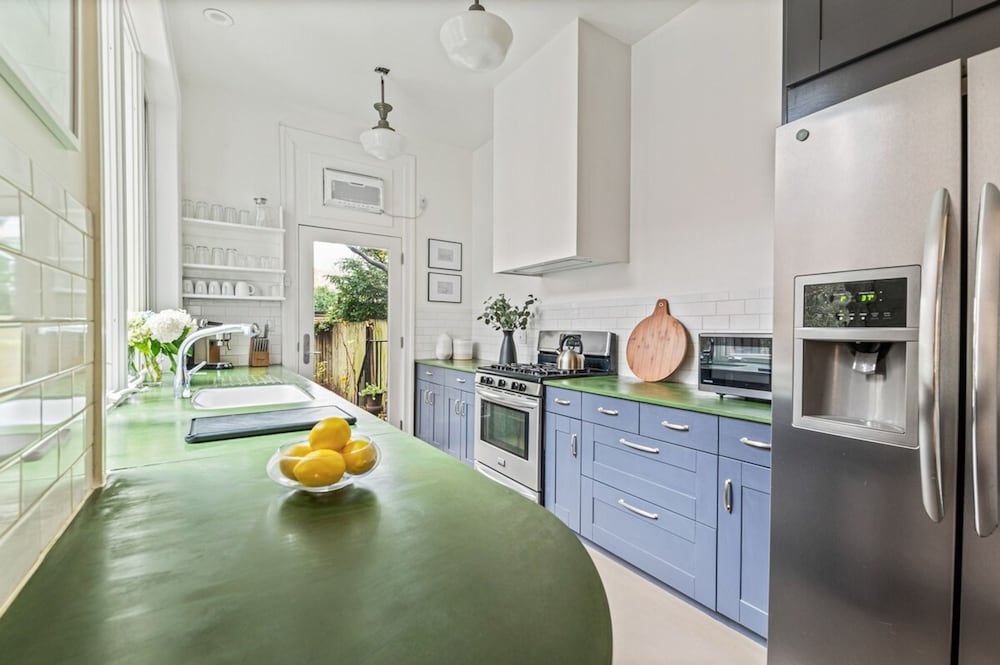 Adelphi I 3BR Ft Greene w Backyard Patio Porch