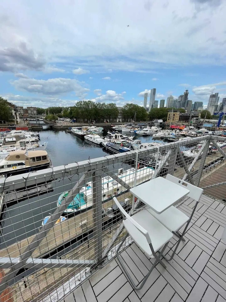 2BD Flat With Views of Canary Wharf - Rotherhithe