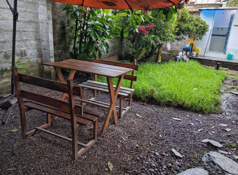 Erupcion Backpackers Hostel