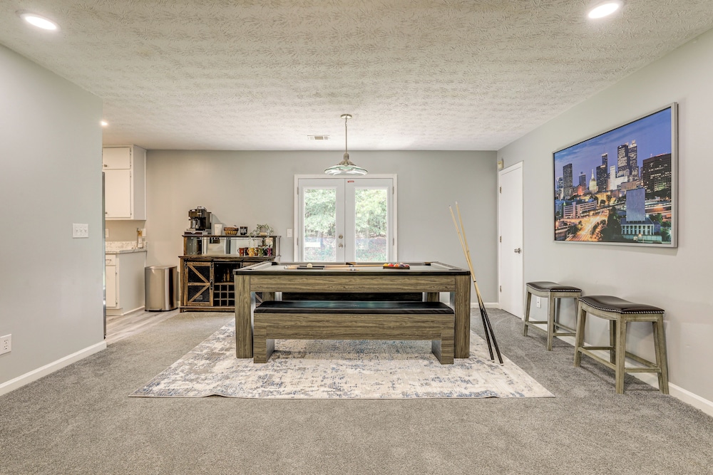 Ping-pong & Pool Table: Peaceful Stonecrest Escape