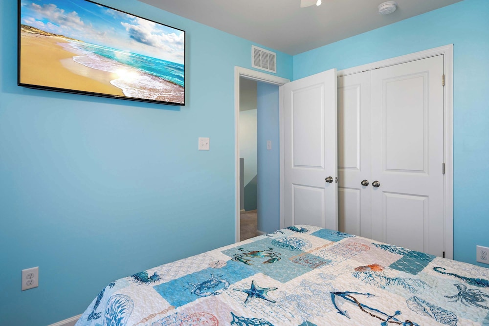 Schooner Landing 2 Sleeps 12